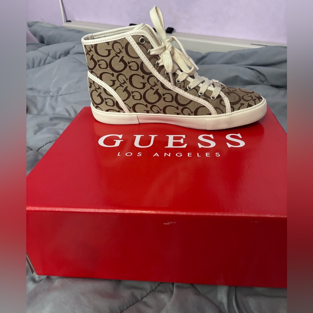 Guess Masons Canvas High-Top Sneakers. Size 8 1/2
